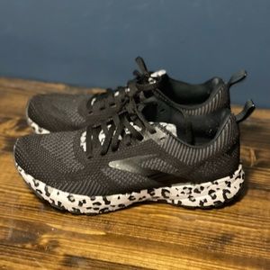 Brooks Revel size 7.5 fits a size 8